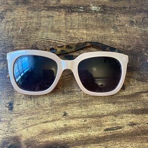 Pink leopard print sunglasses
